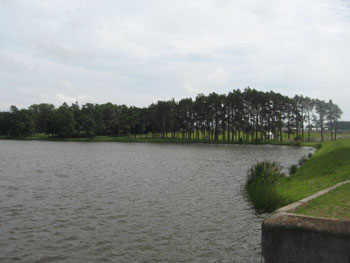 Lake near Mir Castle