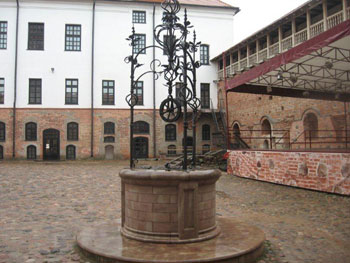 Mir Castle's courtyard