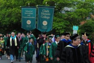 UO commencement procession