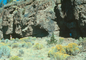 Connley Caves, Front
