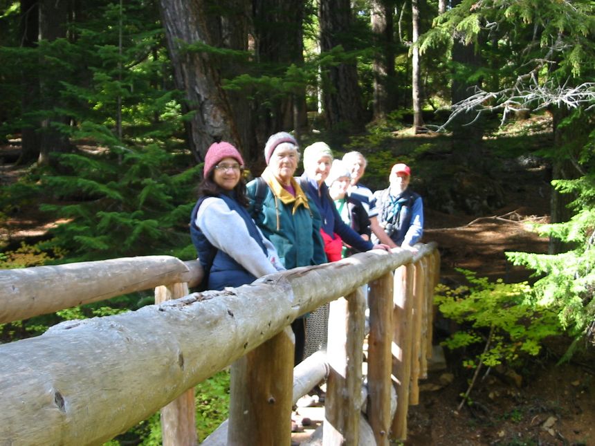 Gruppenbild mit vier Damen und zwei Herren
