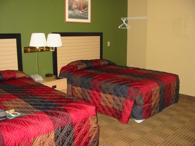 Schlafzimmer mit 2 Doppelbetten