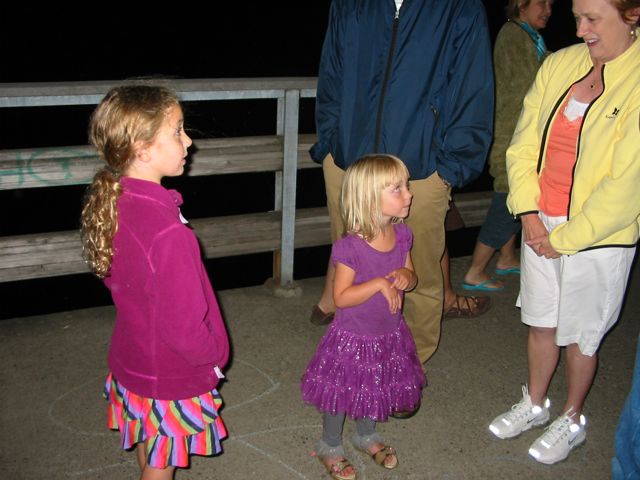 Our youngest dancers on the bridge (3 more pictures)
