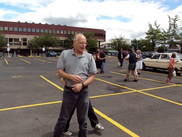 Dancing behind TC 21.VI.09