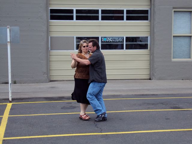 Dancing behind TC 21.VI.09