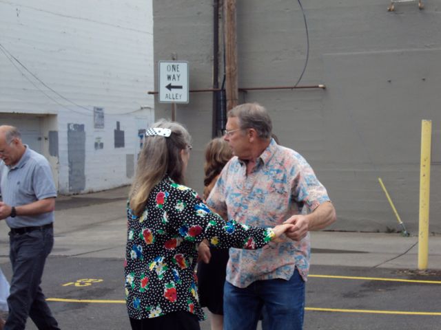 Dancing behind TC 21.VI.09