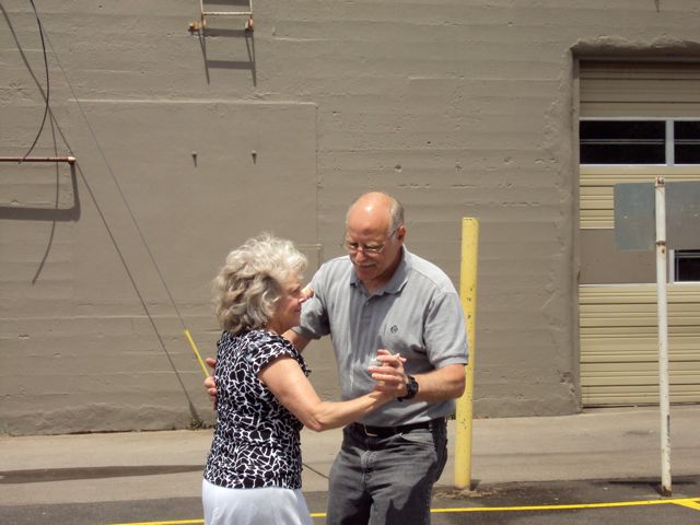 Dancing behind TC 21.VI.09