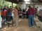 Links Wilson Mackenzie, rechts in blue jeans mit rotem Hemd Jeff welch, der extra aus Tualatin zu unserem Picknick kam