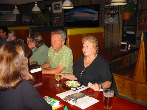 R-->L: Rita Rosenberg und Guenther Fuernsteiner, zwei Bayern