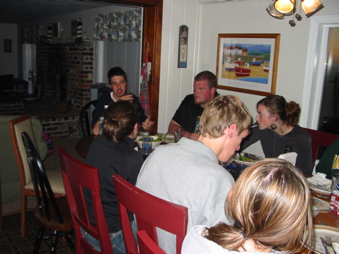 Hinten: Nikos, Dustin, Jana; vorne: Hollie, AJ, Katrina