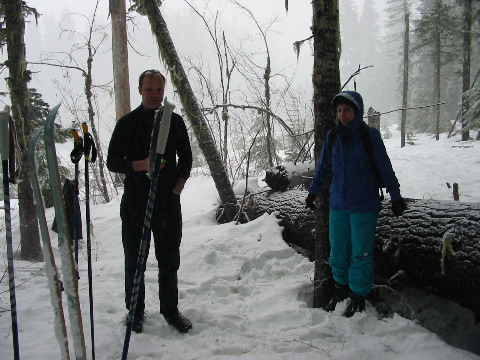 a stand-up lunch (Stehimbiss)