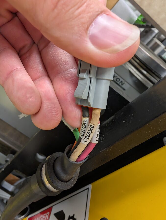 Photo 1: Deutsch 3-pin connector at the end of the jib actuator cable