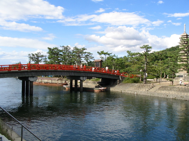 bridge over Ujigawa.JPG