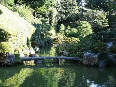 Chishaku-In garden and bridges.JPG